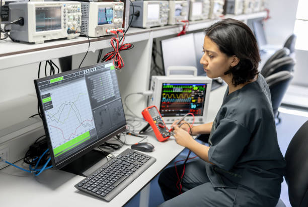 Best Commercial Electrician Services  in Lyndhurst, OH
